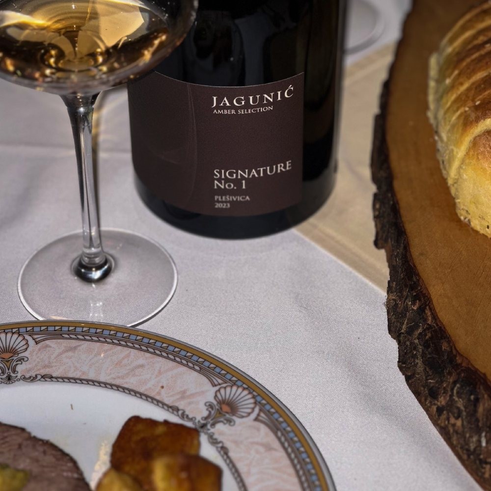 jagunic-signature-no-1-amber-selection