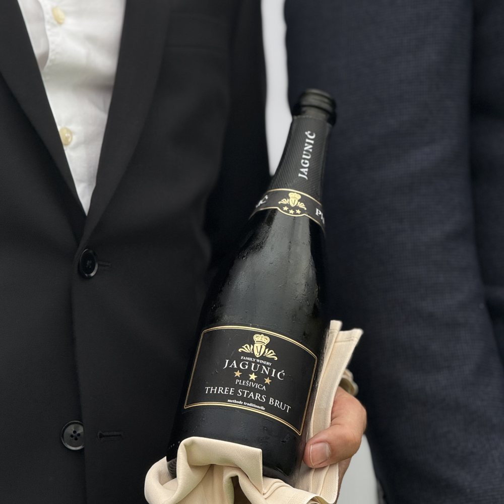 jagunic-three-stars-brut